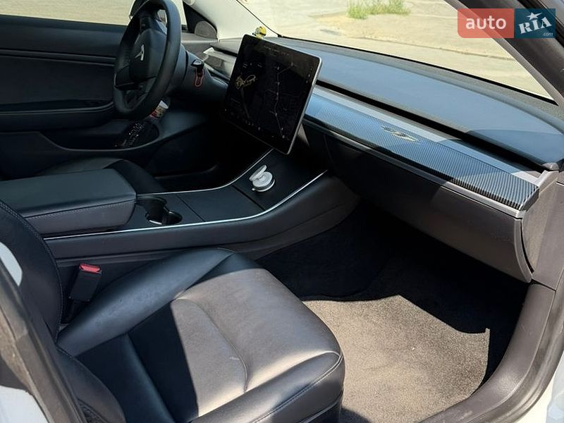 Седан Tesla Model 3 2020 в Виннице фото 16 Седан Tesla Model 3 2020 в Виннице