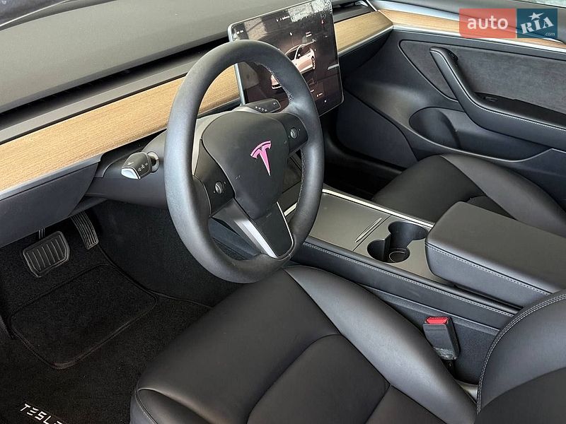 Седан Tesla Model 3 2023 в Одесі