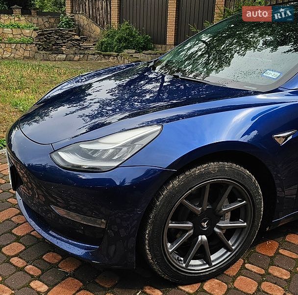 Седан Tesla Model 3 2020 в Запорожье