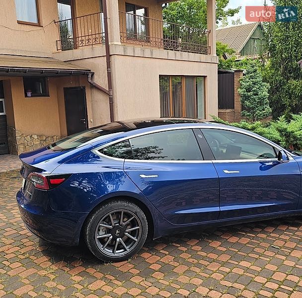 Седан Tesla Model 3 2020 в Запорожье