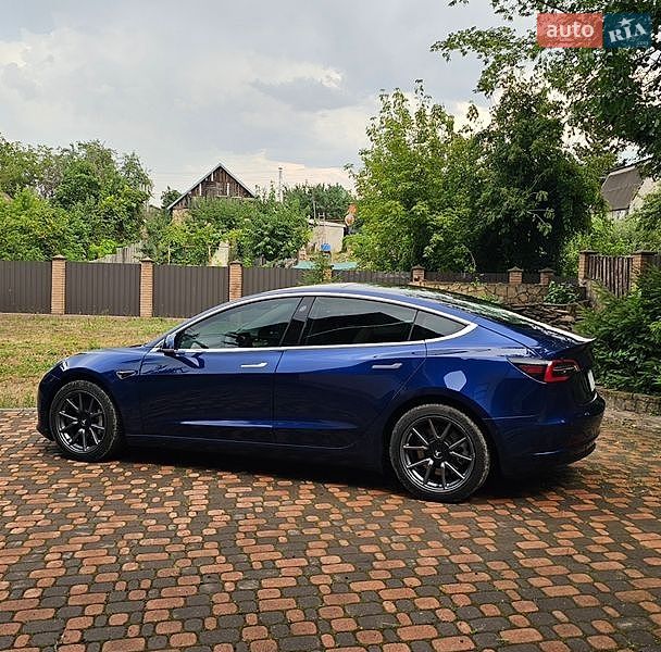 Седан Tesla Model 3 2020 в Запорожье