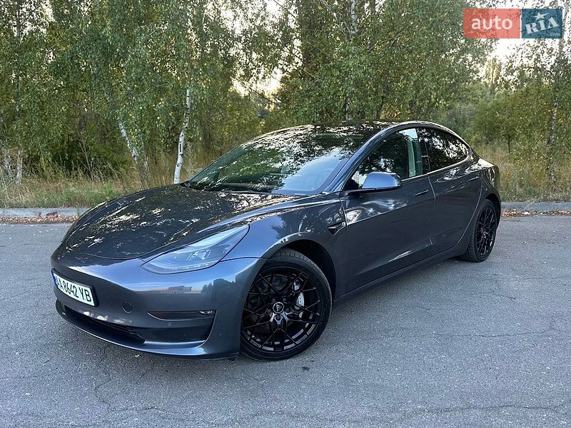 Tesla Model 3 2022