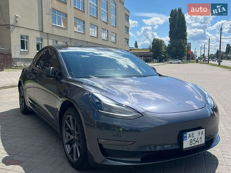 Tesla Model 3 2022