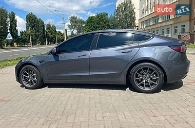 Седан Tesla Model 3 2022 в Черкасах