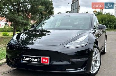 Седан Tesla Model 3 2018 в Вінниці
