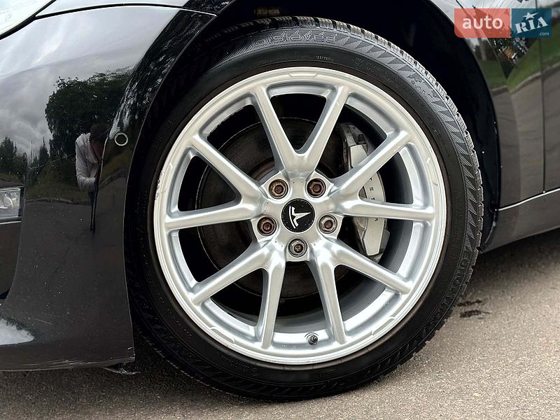 Седан Tesla Model 3 2018 в Вінниці
