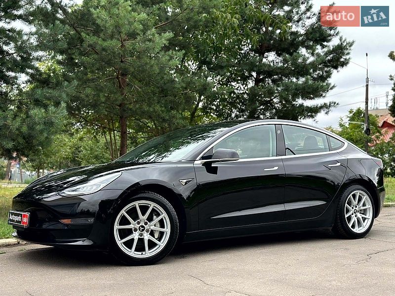 Седан Tesla Model 3 2018 в Вінниці