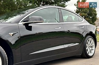 Седан Tesla Model 3 2018 в Вінниці