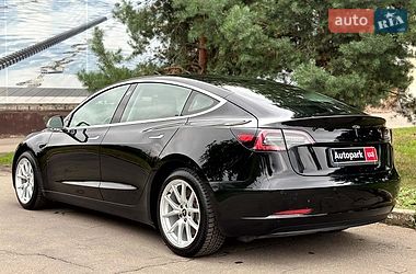 Седан Tesla Model 3 2018 в Вінниці