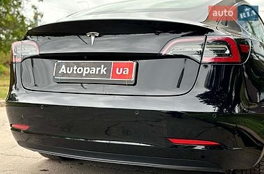 Седан Tesla Model 3 2018 в Вінниці