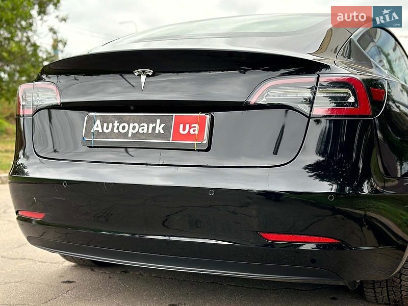 Седан Tesla Model 3 2018 в Вінниці