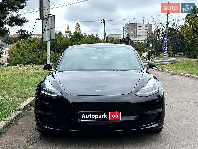 Седан Tesla Model 3 2018 в Вінниці