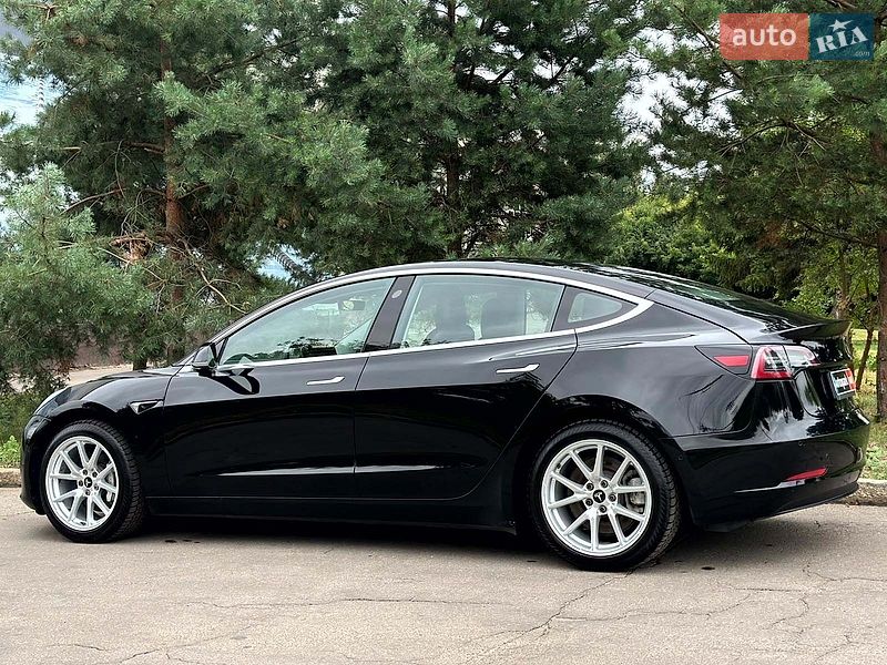 Седан Tesla Model 3 2018 в Вінниці
