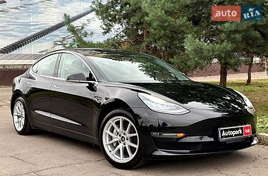 Седан Tesla Model 3 2018 в Вінниці