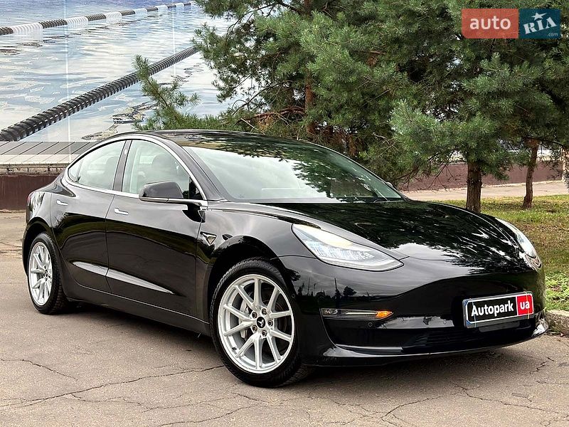 Седан Tesla Model 3 2018 в Вінниці