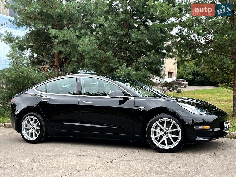 Седан Tesla Model 3 2018 в Вінниці
