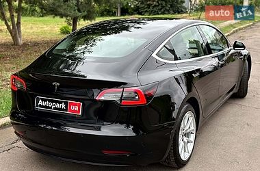 Седан Tesla Model 3 2018 в Вінниці