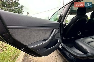 Седан Tesla Model 3 2018 в Вінниці