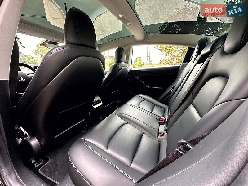 Седан Tesla Model 3 2018 в Вінниці
