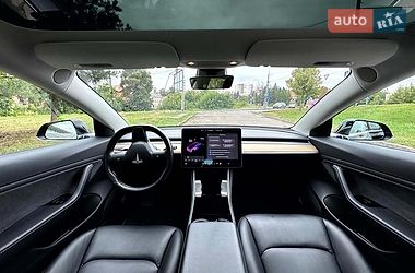 Седан Tesla Model 3 2018 в Вінниці