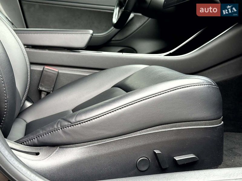 Седан Tesla Model 3 2018 в Вінниці