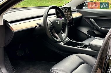 Седан Tesla Model 3 2018 в Вінниці