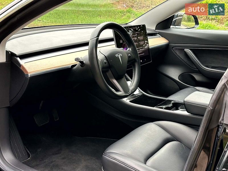 Седан Tesla Model 3 2018 в Вінниці