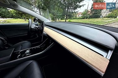 Седан Tesla Model 3 2018 в Вінниці