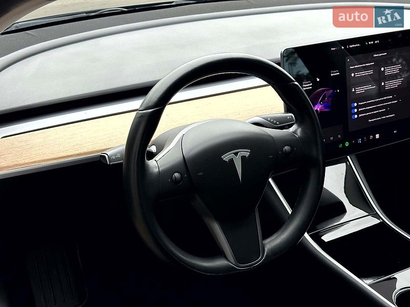 Седан Tesla Model 3 2018 в Вінниці