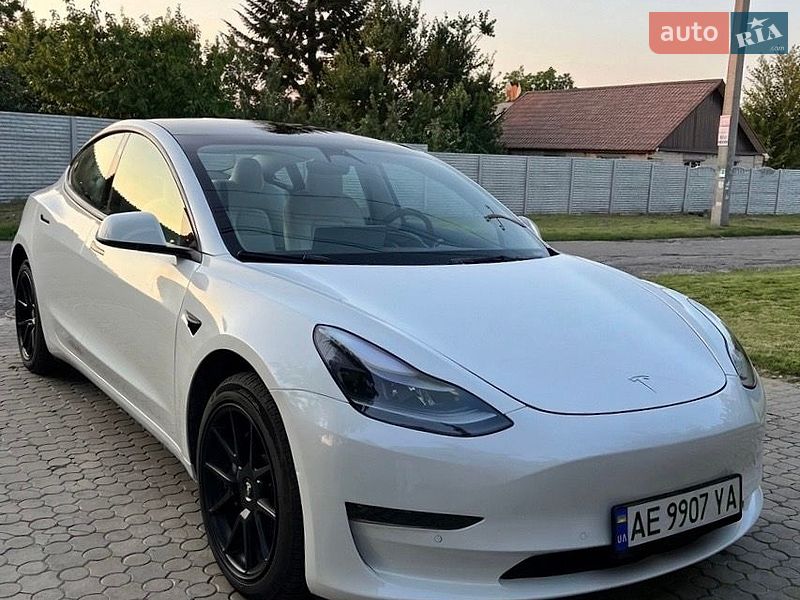 Tesla Model 3 2022