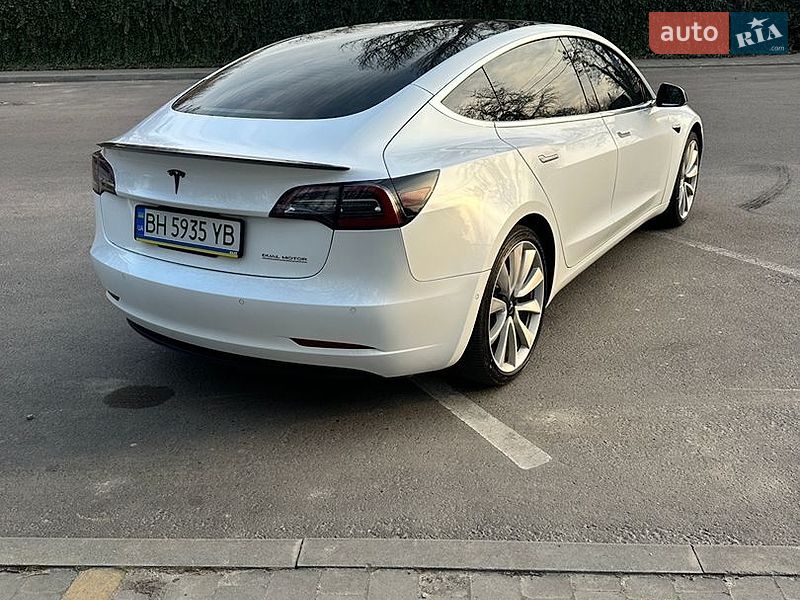 Седан Tesla Model 3 2019 в Одесі