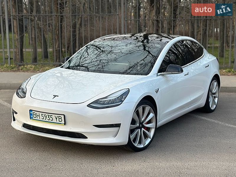 Седан Tesla Model 3 2019 в Одесі