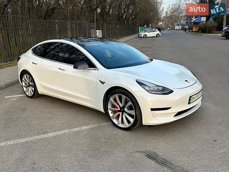 Седан Tesla Model 3 2019 в Одесі