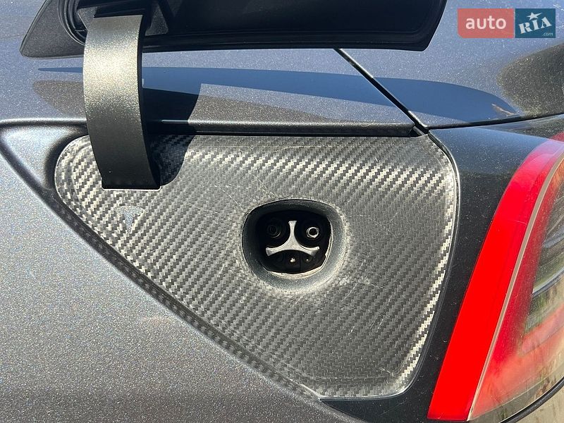 Седан Tesla Model 3 2019 в Киеве