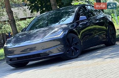 Седан Tesla Model 3 2024 в Дрогобичі