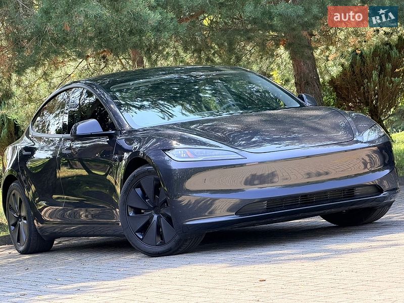 Седан Tesla Model 3 2024 в Дрогобичі