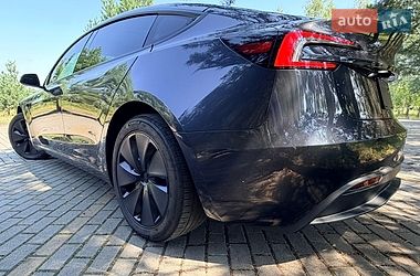 Седан Tesla Model 3 2024 в Дрогобичі