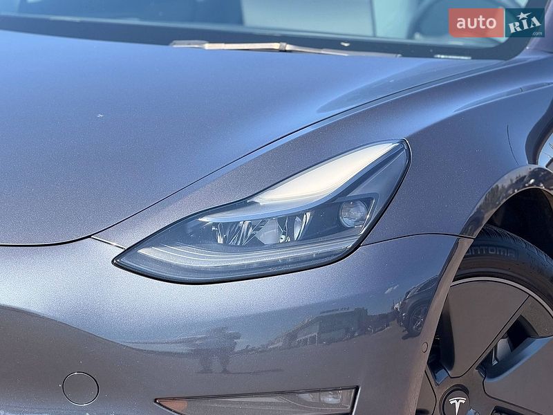 Седан Tesla Model 3 2021 в Кривом Роге