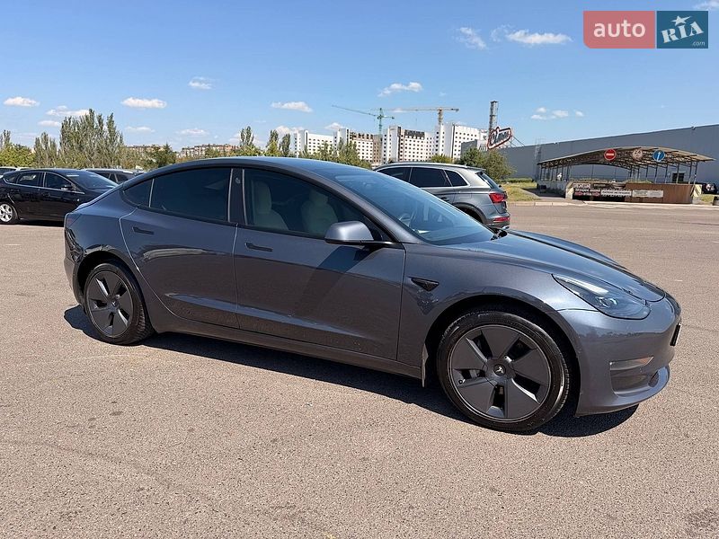 Седан Tesla Model 3 2021 в Кривом Роге