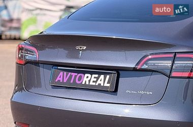 Седан Tesla Model 3 2021 в Кривом Роге