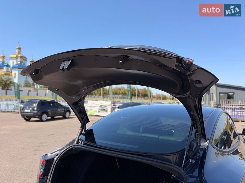 Седан Tesla Model 3 2021 в Кривом Роге