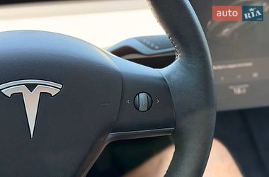 Седан Tesla Model 3 2021 в Кривом Роге