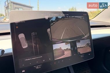 Седан Tesla Model 3 2021 в Кривом Роге