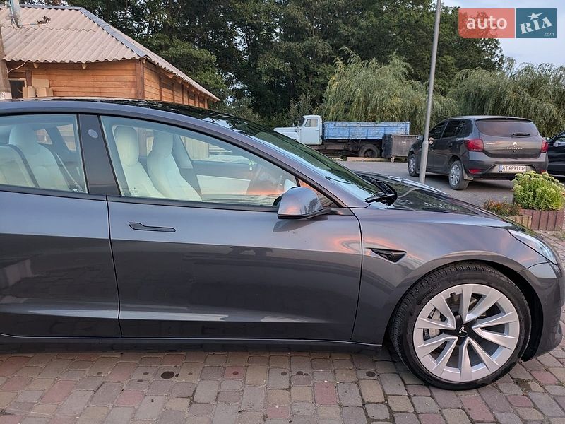 Седан Tesla Model 3 2020 в Ивано-Франковске