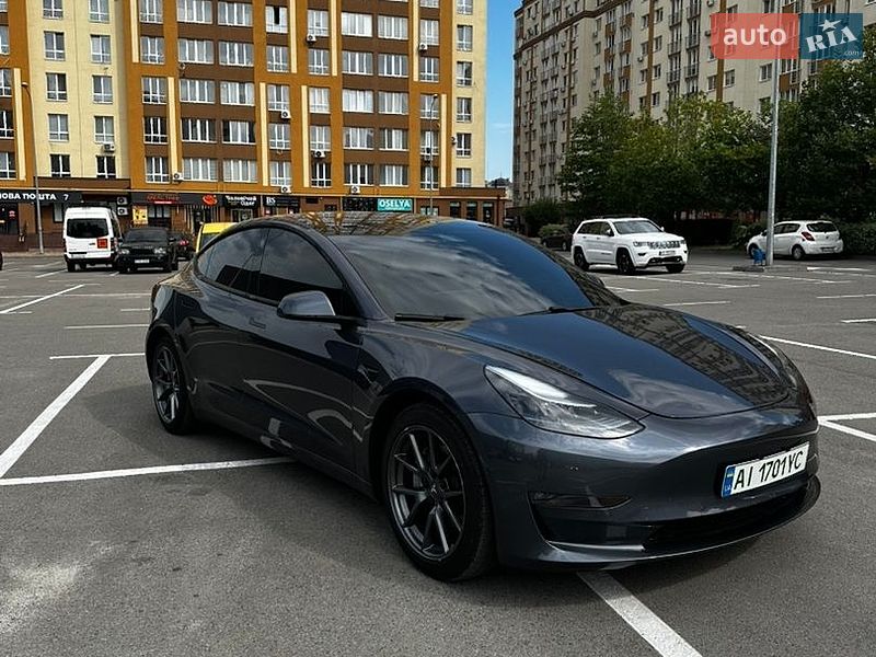 Седан Tesla Model 3 2020 в Киеве