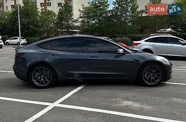 Седан Tesla Model 3 2020 в Киеве