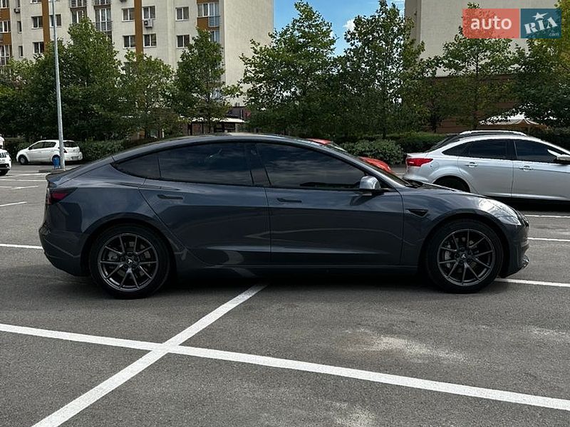 Седан Tesla Model 3 2020 в Киеве