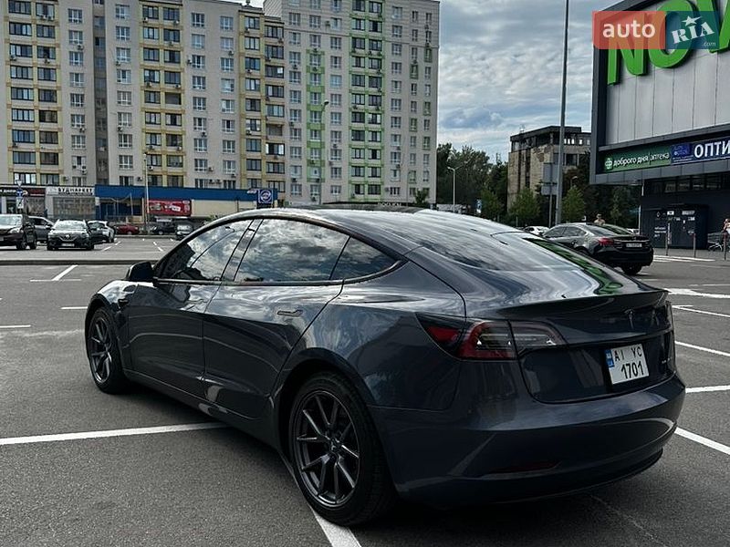 Tesla Model 3 2020