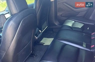 Седан Tesla Model 3 2019 в Львові