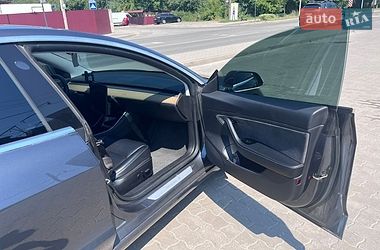 Седан Tesla Model 3 2019 в Львові